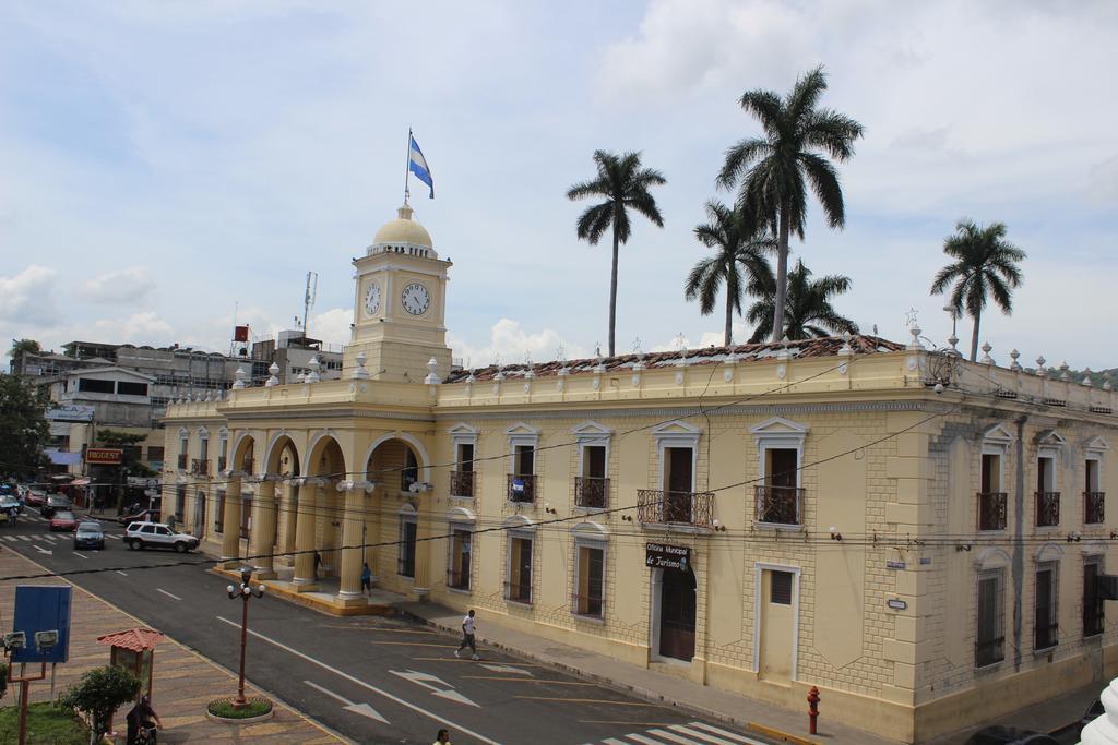 Hotel Sahara Santa Ana Exterior photo